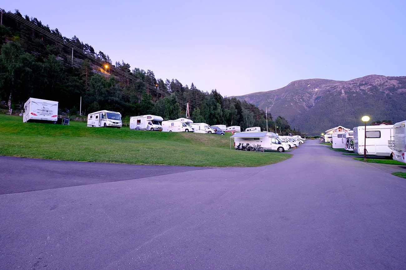 Featured image for “Kemping nad fiordem”