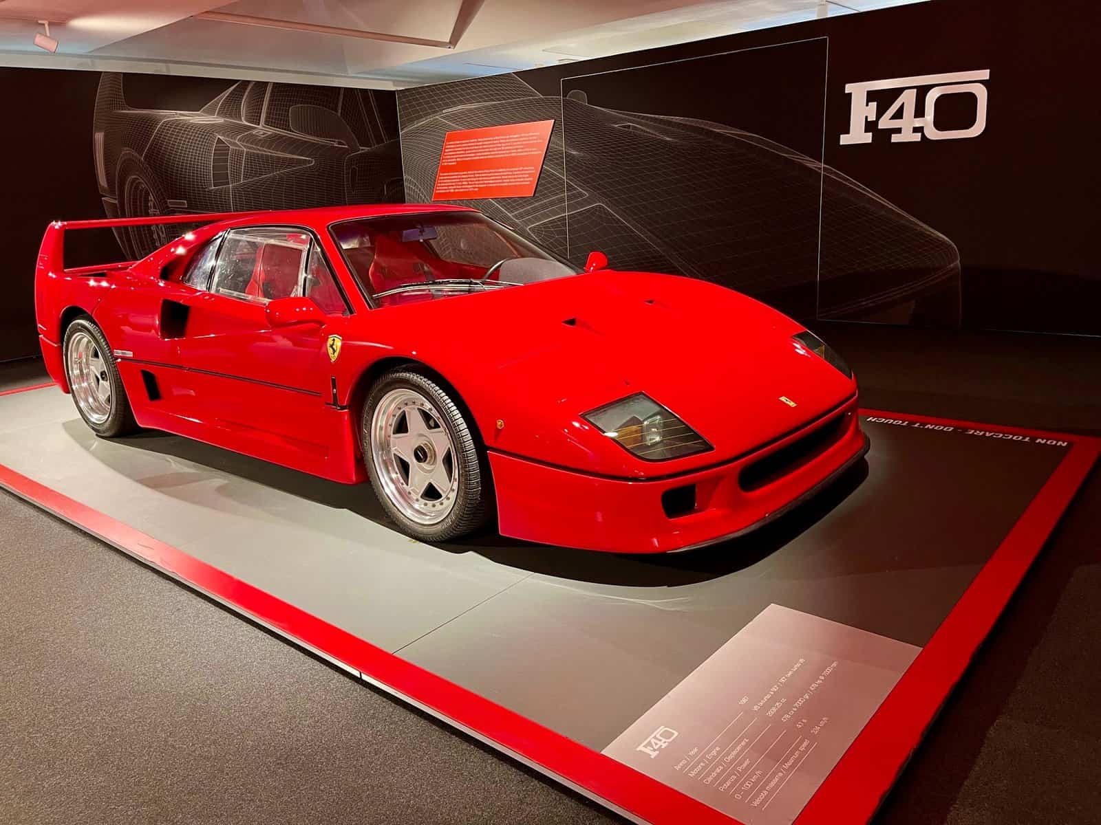 Włochy kamperem - Muzeum Ferrari