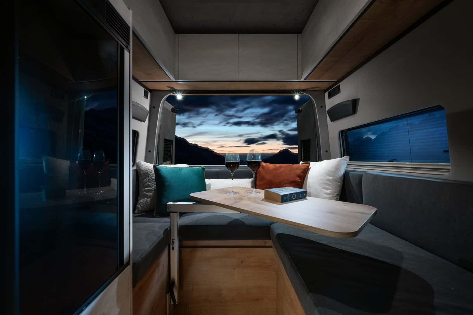 Globe-Traveller Falcon 2YS