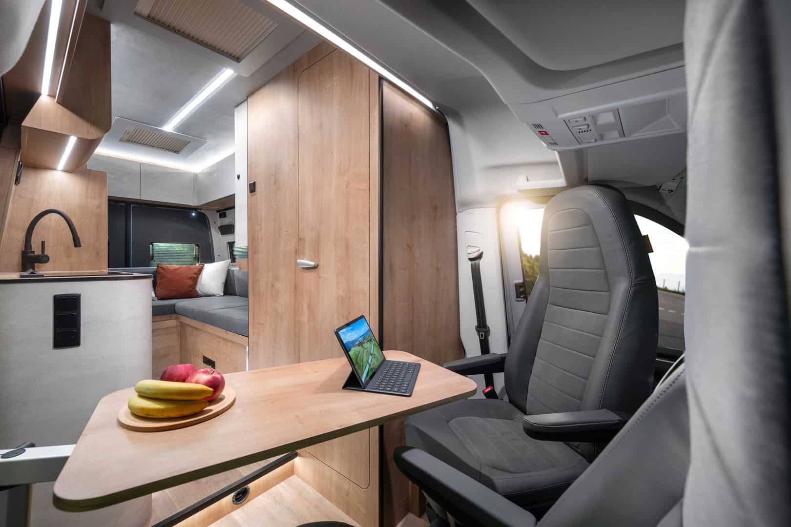 Globe-Traveller Falcon 2YS